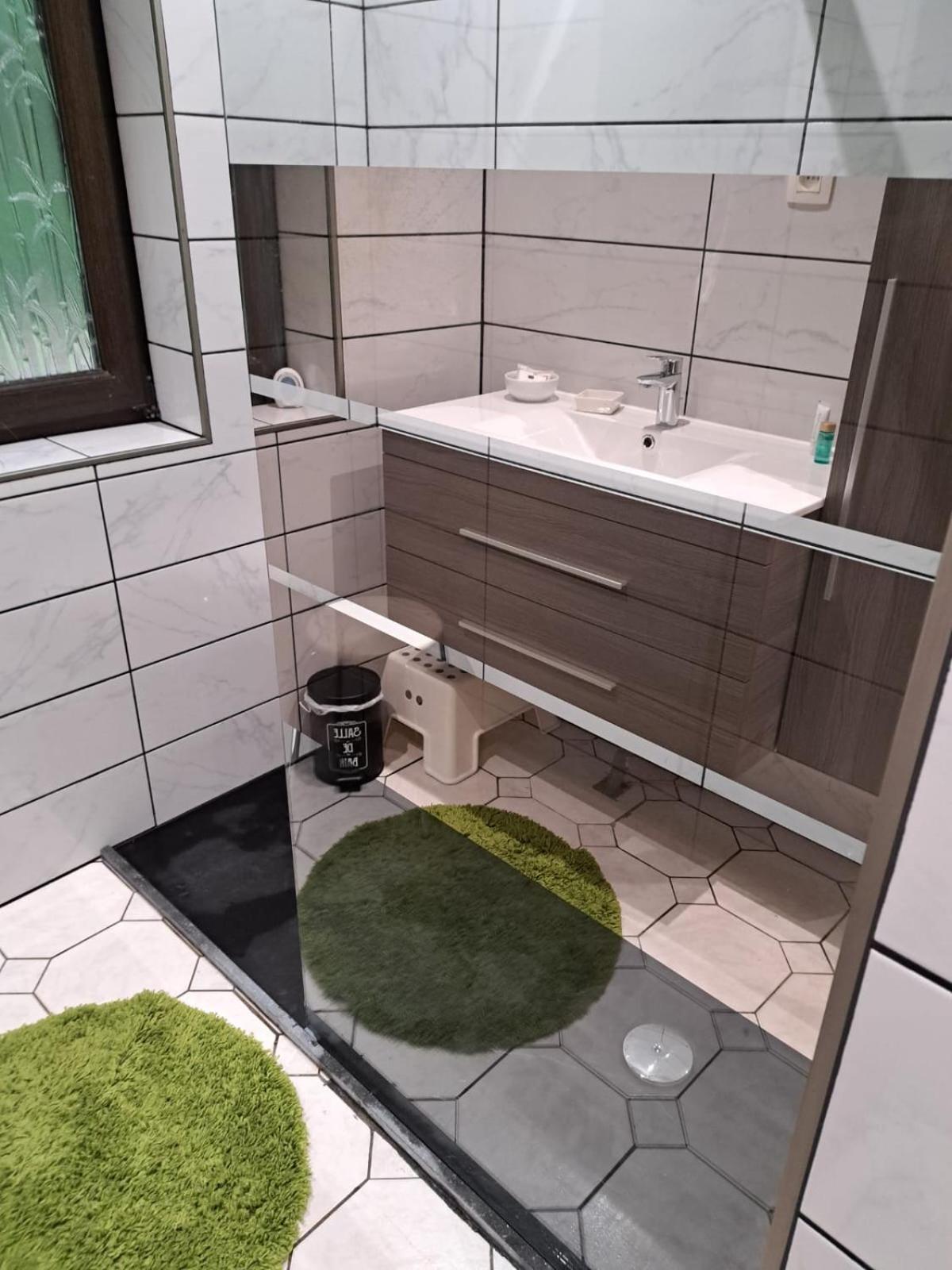 Boshuisje Vakantiehuis *